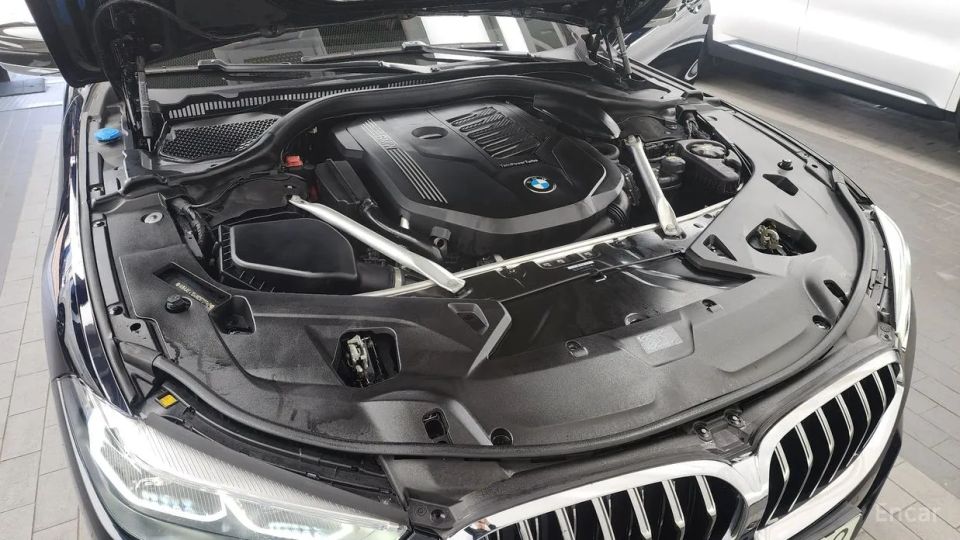 BMW 8-series