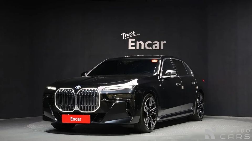 BMW i7