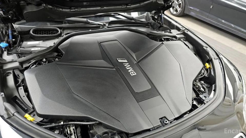 BMW i7