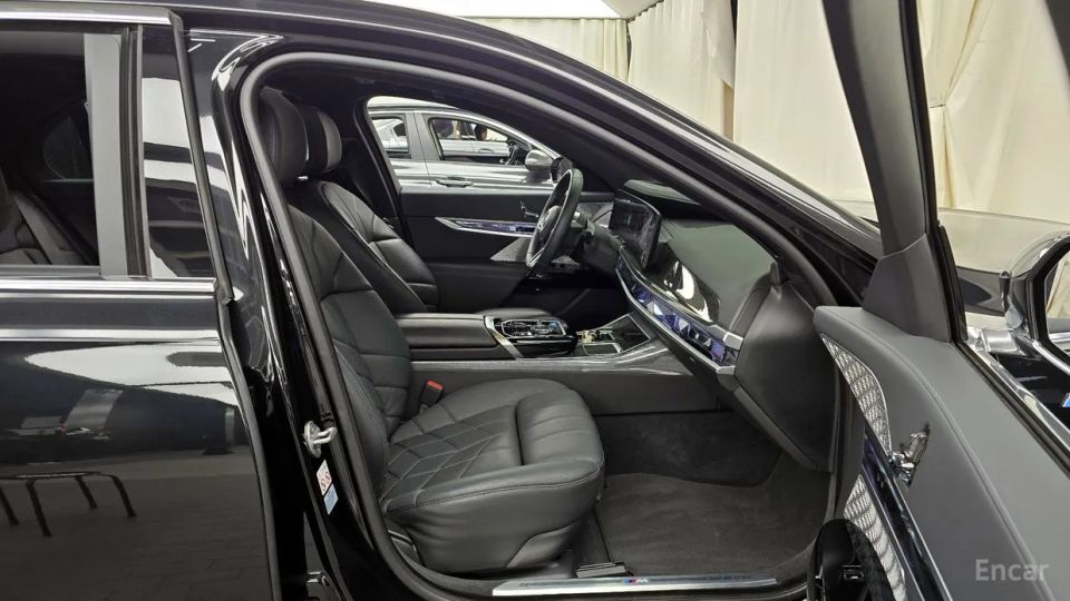 BMW i7