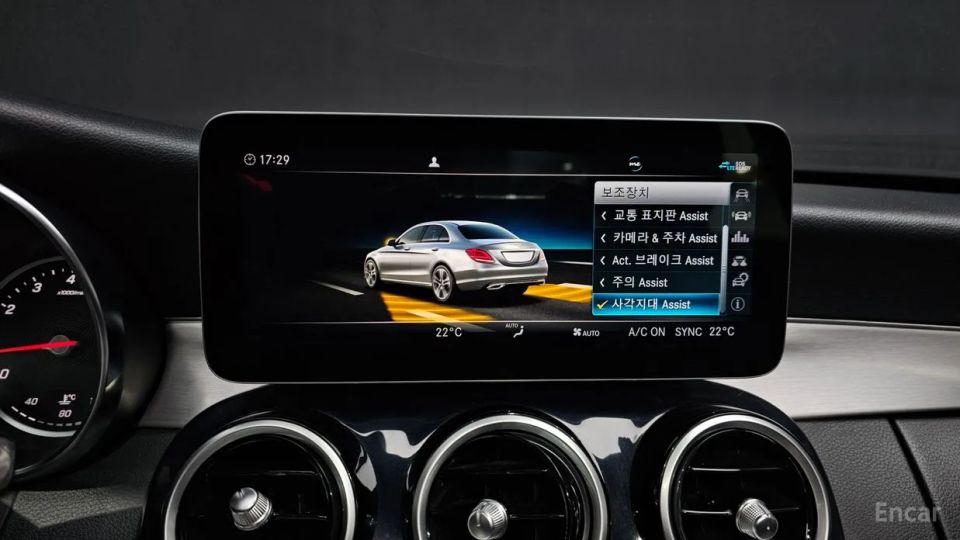 Mercedes-Benz C-Class