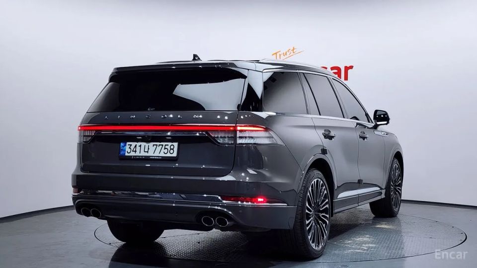 Lincoln Aviator