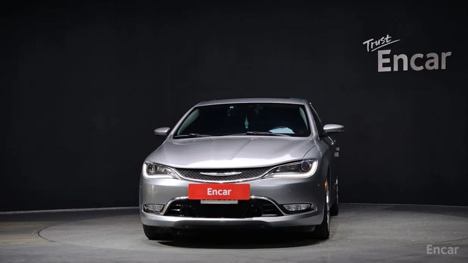 Chrysler 200