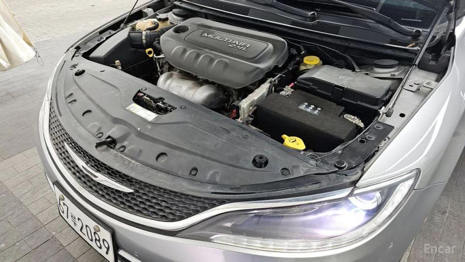 Chrysler 200