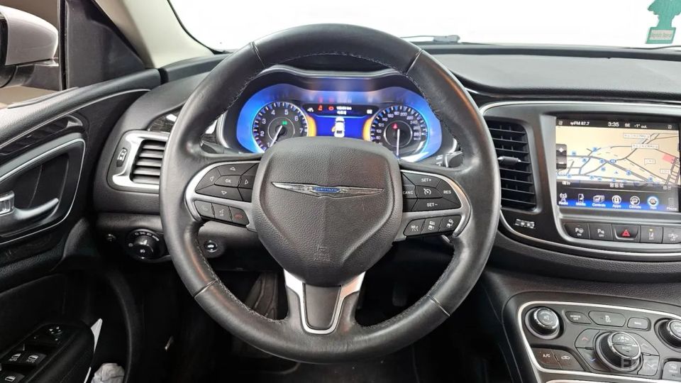 Chrysler 200