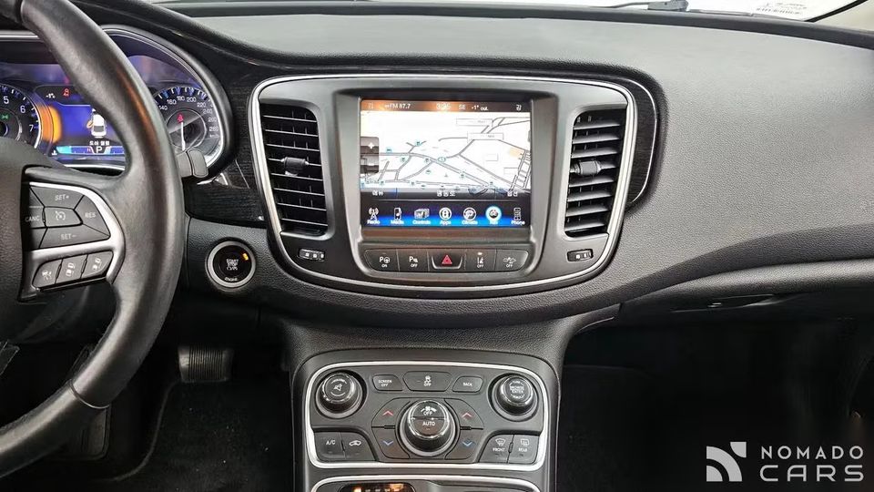 Chrysler 200