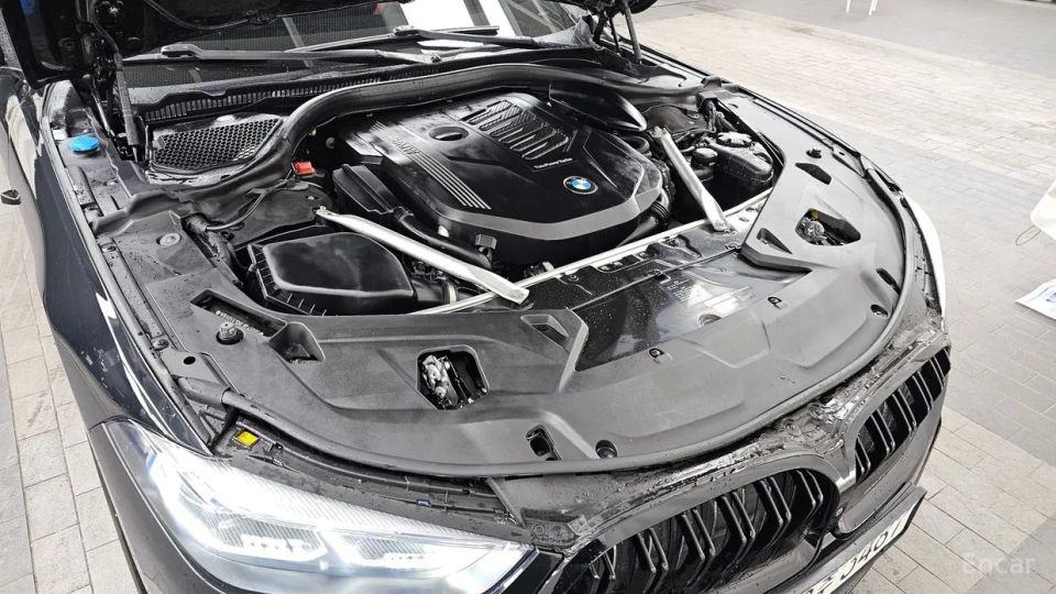 BMW 8-series