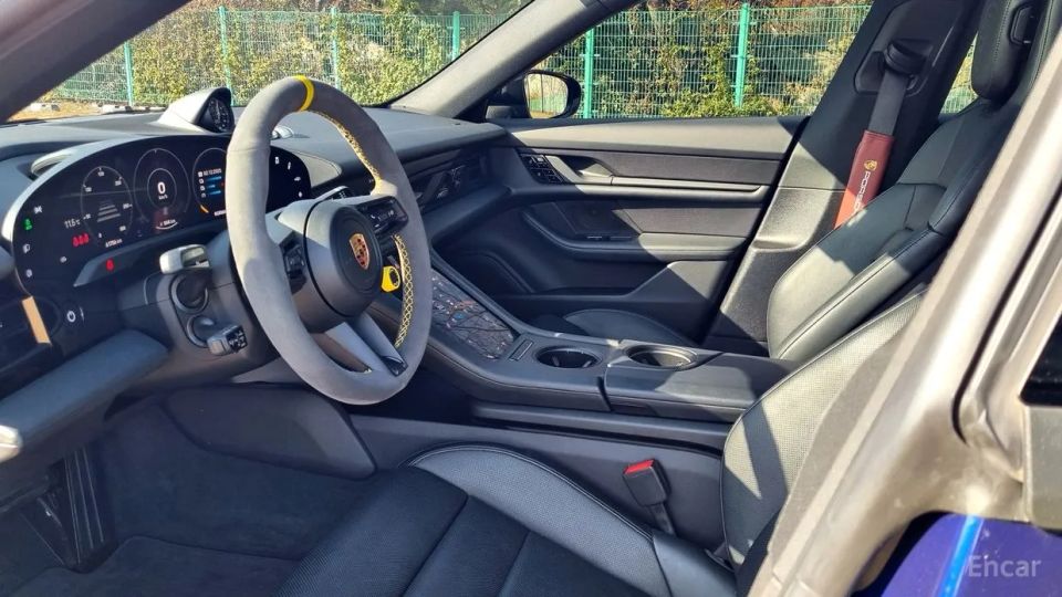 Porsche Taycan