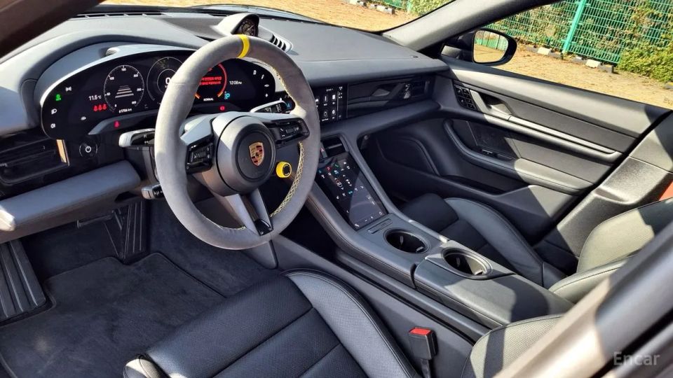 Porsche Taycan