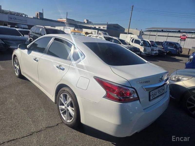 Nissan altima