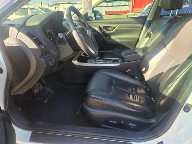 Nissan altima