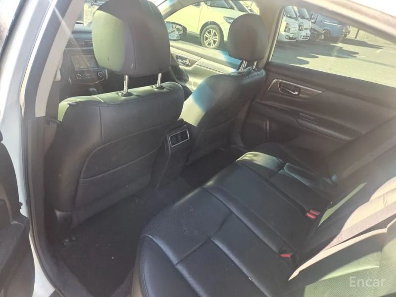 Nissan altima
