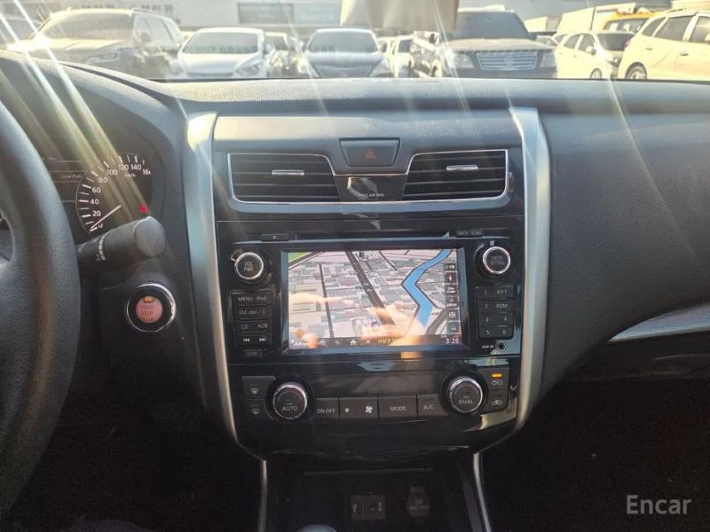 Nissan altima
