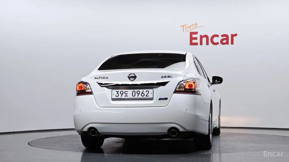 Nissan altima