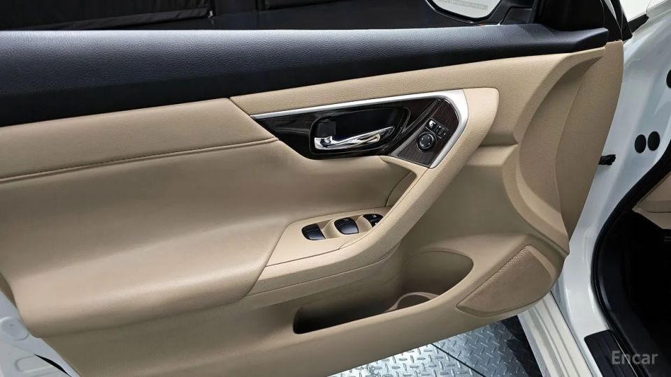 Nissan altima