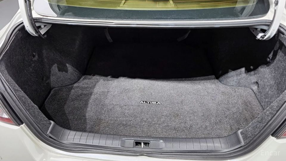 Nissan altima