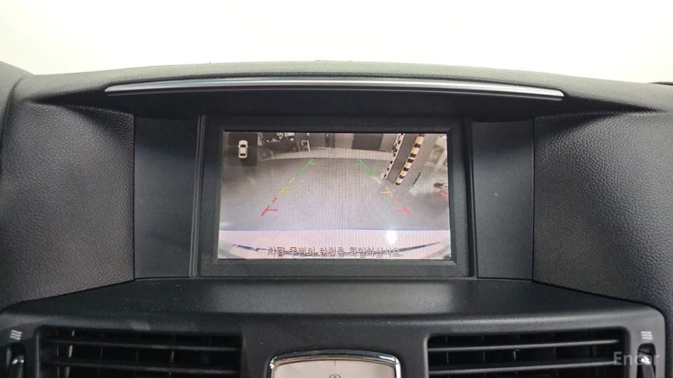 Infiniti M
