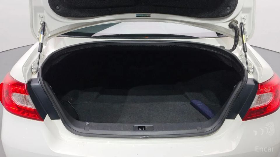Infiniti M