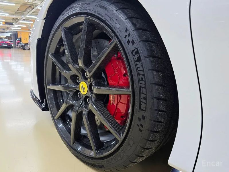 Ferrari SF90