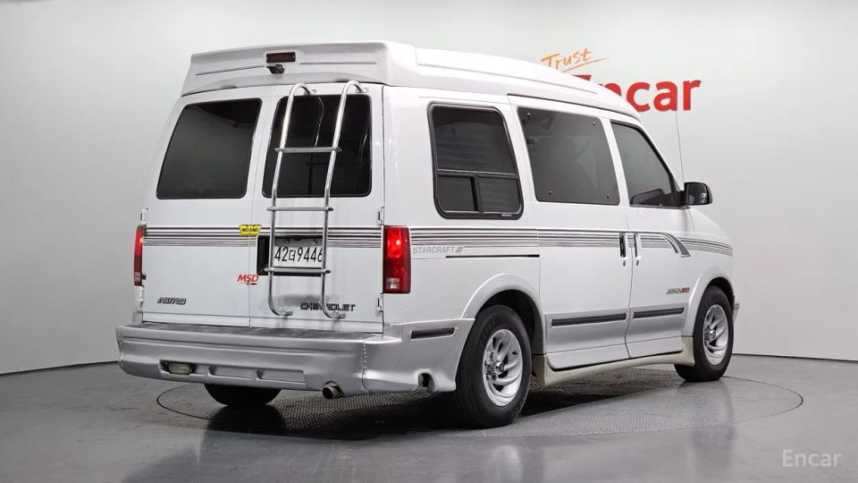 Chevrolet Astro Van