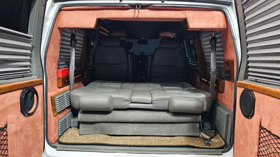 Chevrolet Astro Van