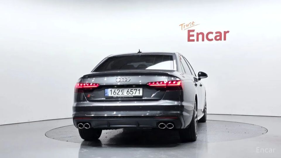 Audi S4