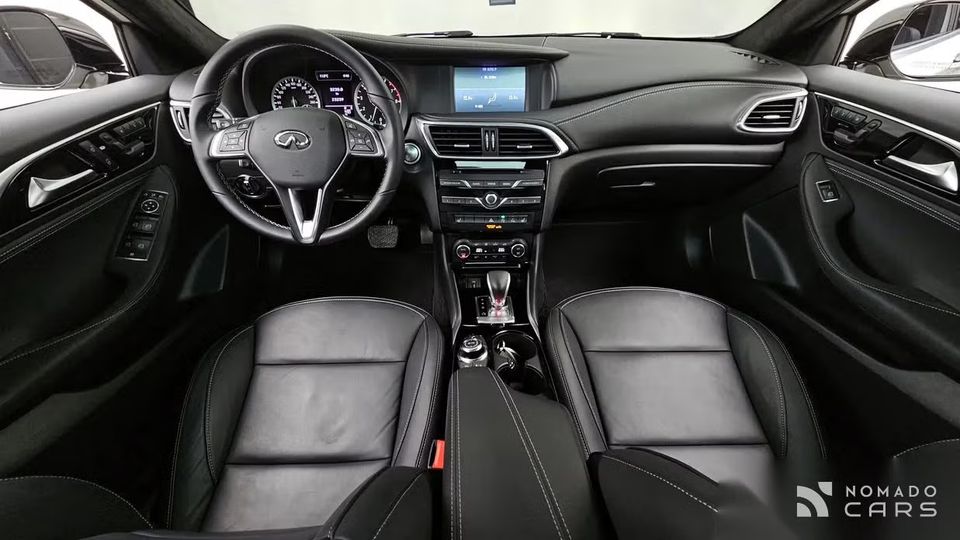 Infiniti Q30