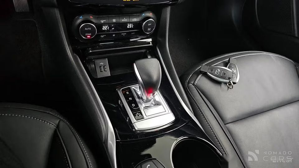 Infiniti Q30