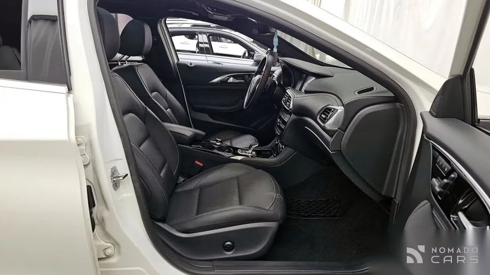 Infiniti Q30