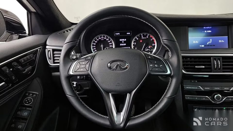Infiniti Q30