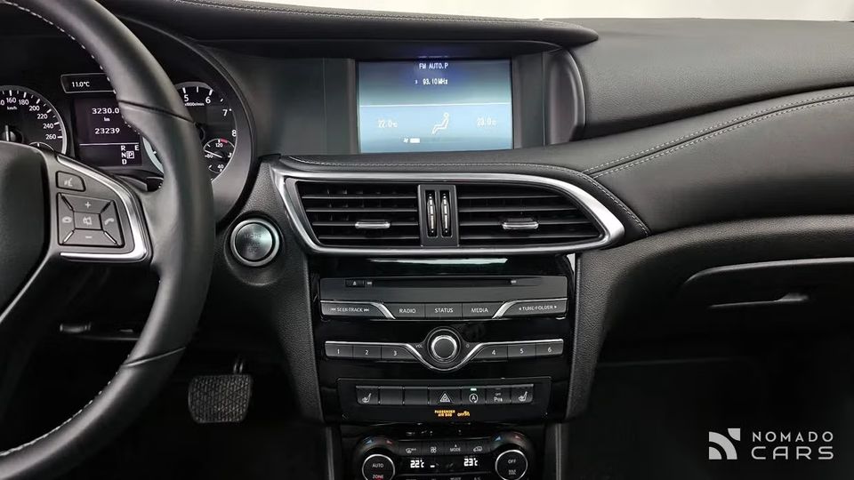 Infiniti Q30