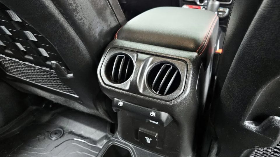 Jeep gladiator