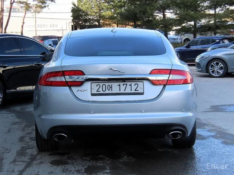 Jaguar xf