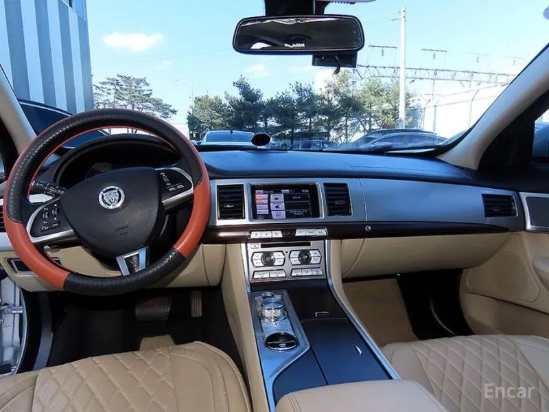 Jaguar xf