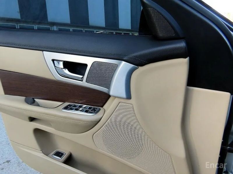 Jaguar xf