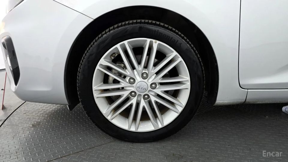 Kia Carens