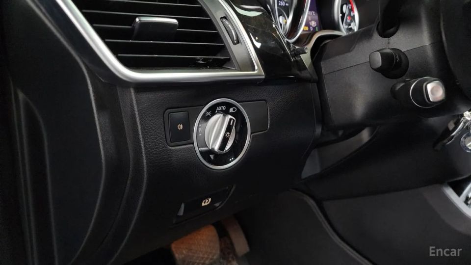 Mercedes-Benz M-class