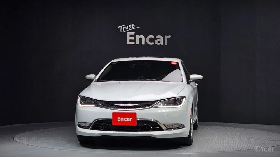 Chrysler 200