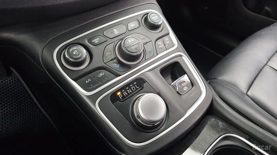 Chrysler 200