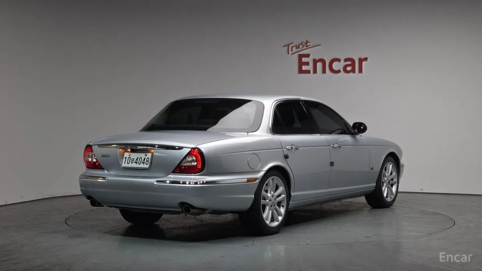 Jaguar XJ