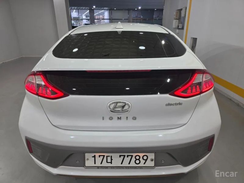 Hyundai Ioniq