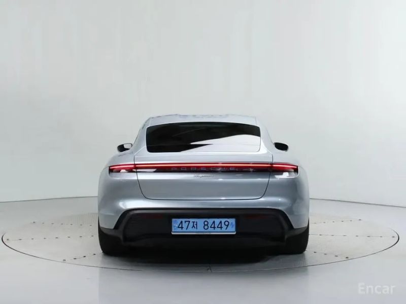 Porsche Taycan
