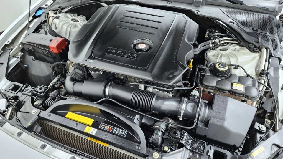 Jaguar XE