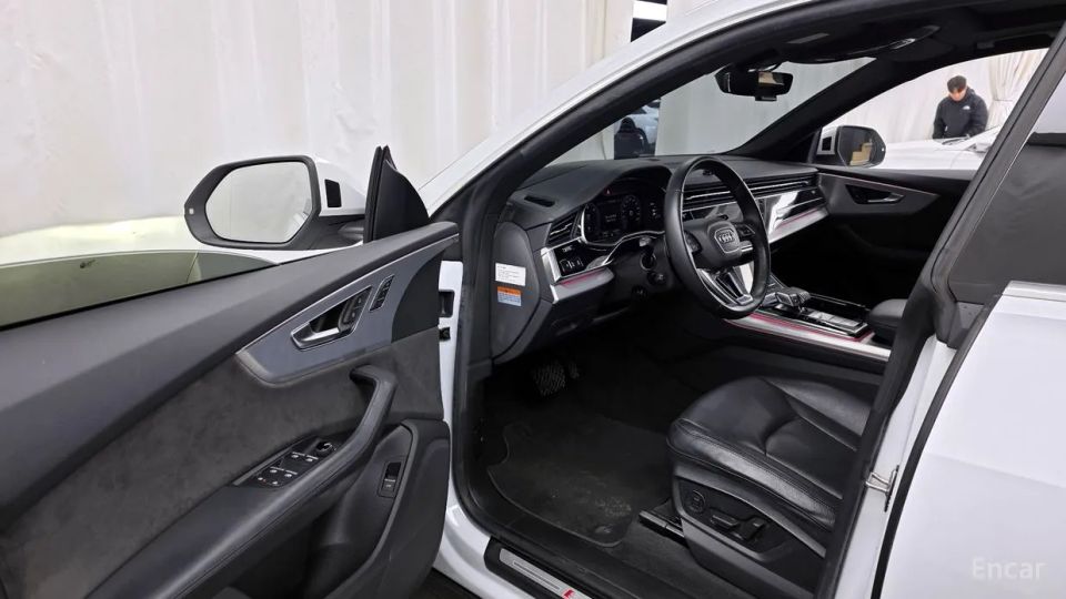 Audi Q8