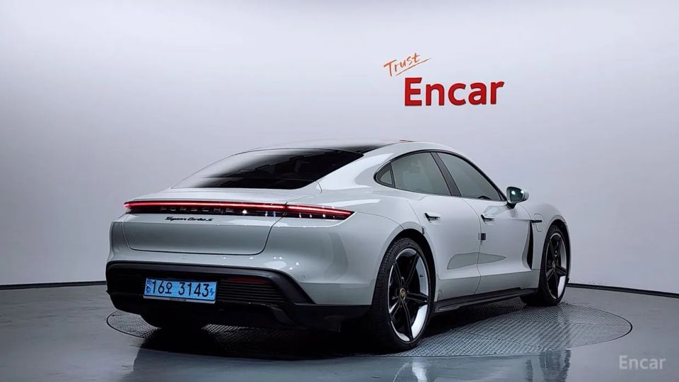 Porsche Taycan