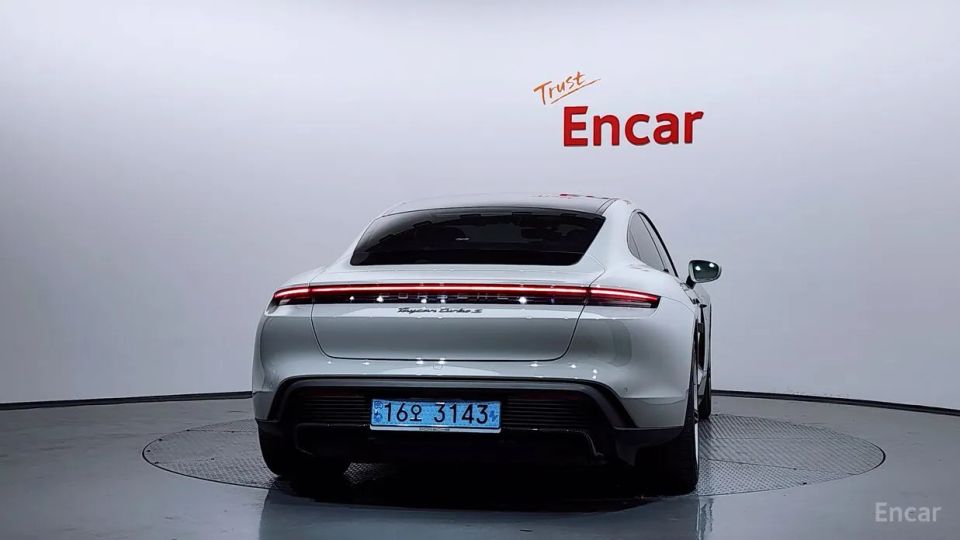 Porsche Taycan