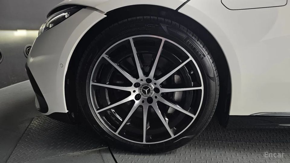 Mercedes-Benz EQS