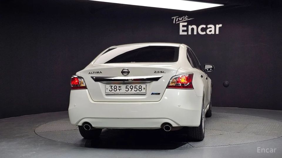 Nissan altima