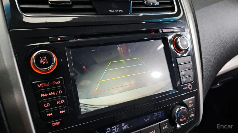 Nissan altima