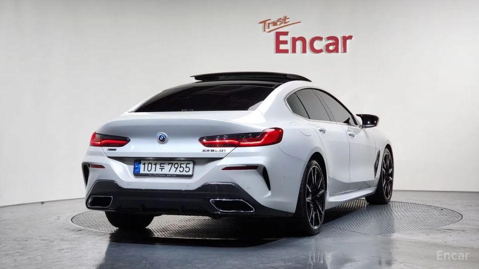 BMW 8-series